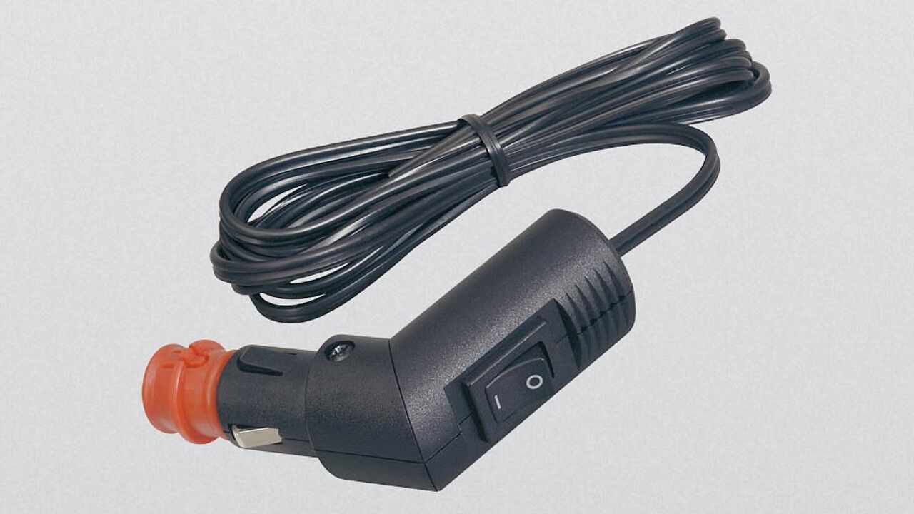 Winkelbarer Universalstecker mit Schalter und Kabel: PRO CAR